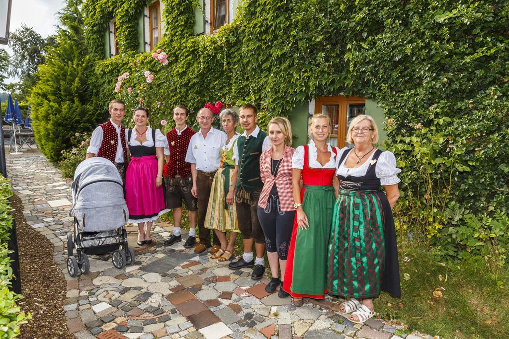 Gasthaus Und Landhotel Wiedmann Eresing Exterior photo